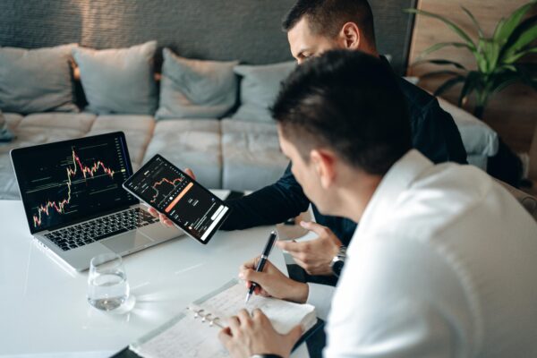 Stock Results and Dividends: Complete Analysis with Key Data