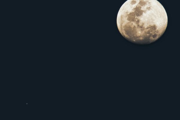 Moonlanding Full Story: A Giant Leap for Mankind