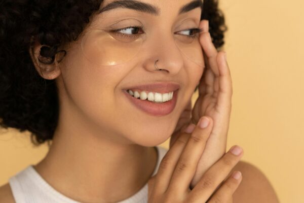 "Eyes Under Strain: Modern Lifestyle Habits That Harm Your Vision"